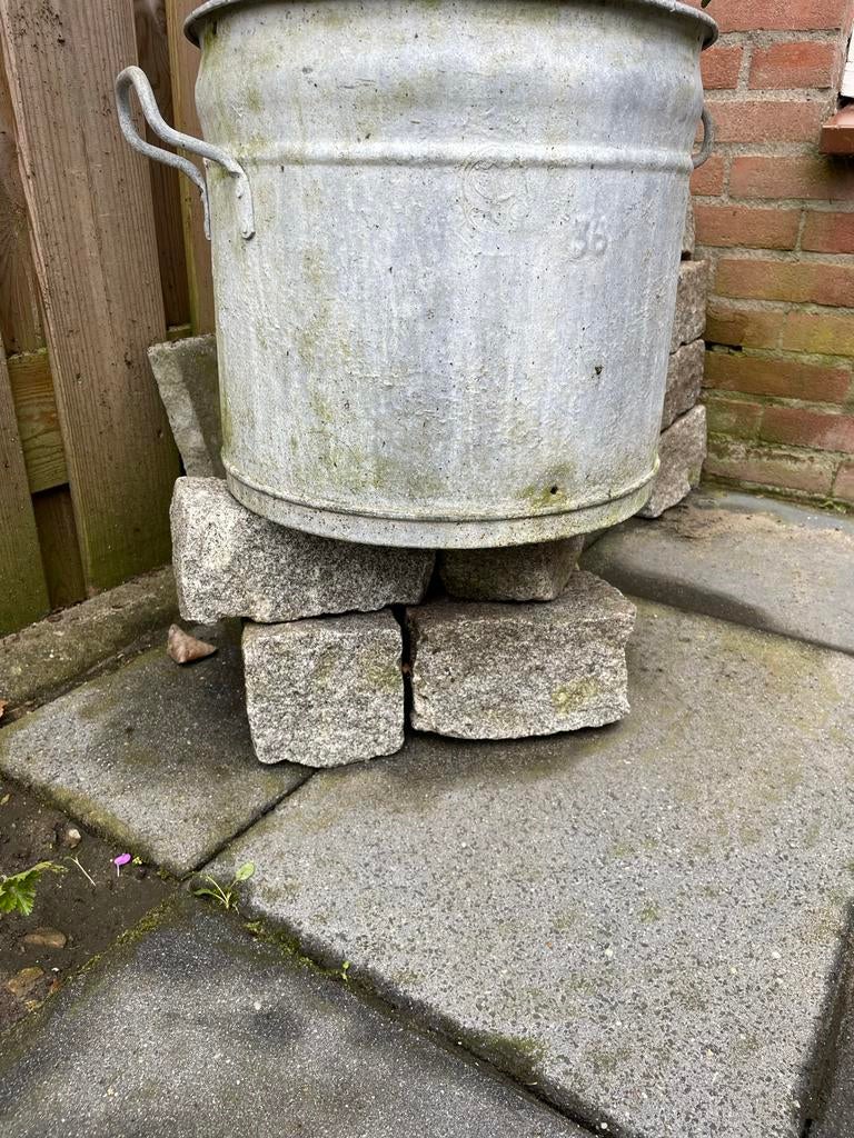 Oude zinken aker, Ophalen