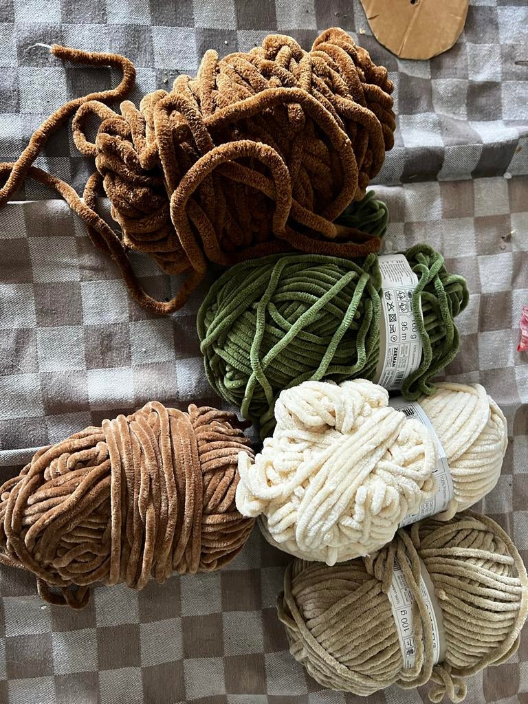 Zacht Chenille Garen - Diverse Kleuren (Zeeman), Hobby en Vrije tijd, Breien en Haken, Ophalen of Verzenden, Zo goed als nieuw