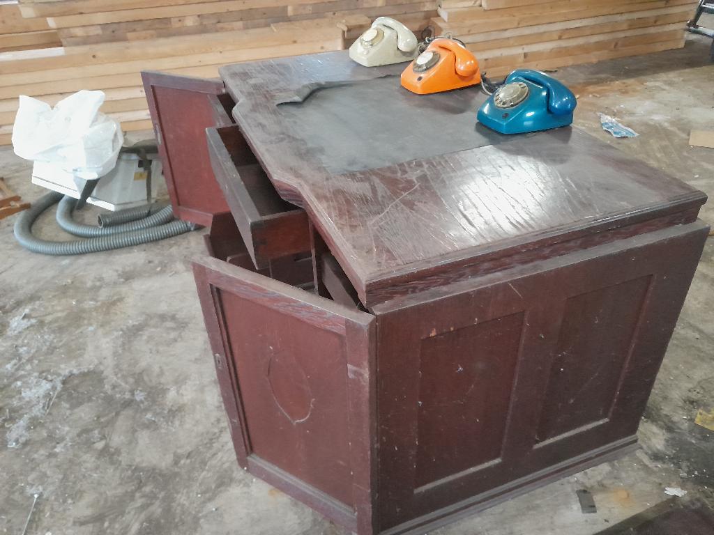 tk engelse stijl massief houten bureau, Huis en Inrichting, Bureaus, Ophalen, Gebruikt