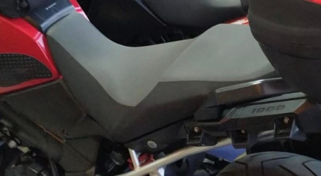 Zadel Suzuki V-Strom DL1000 (2014-2019), Ophalen of Verzenden, Gebruikt