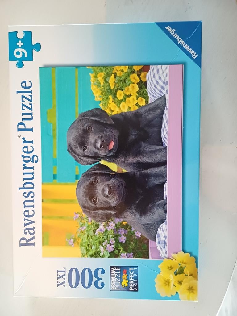 Ravensburger XXL 300 Stukjes Puzzel Zwarte Labrador Pups, Ophalen of Verzenden, Minder dan 500 stukjes, Zo goed als nieuw, Legpuzzel