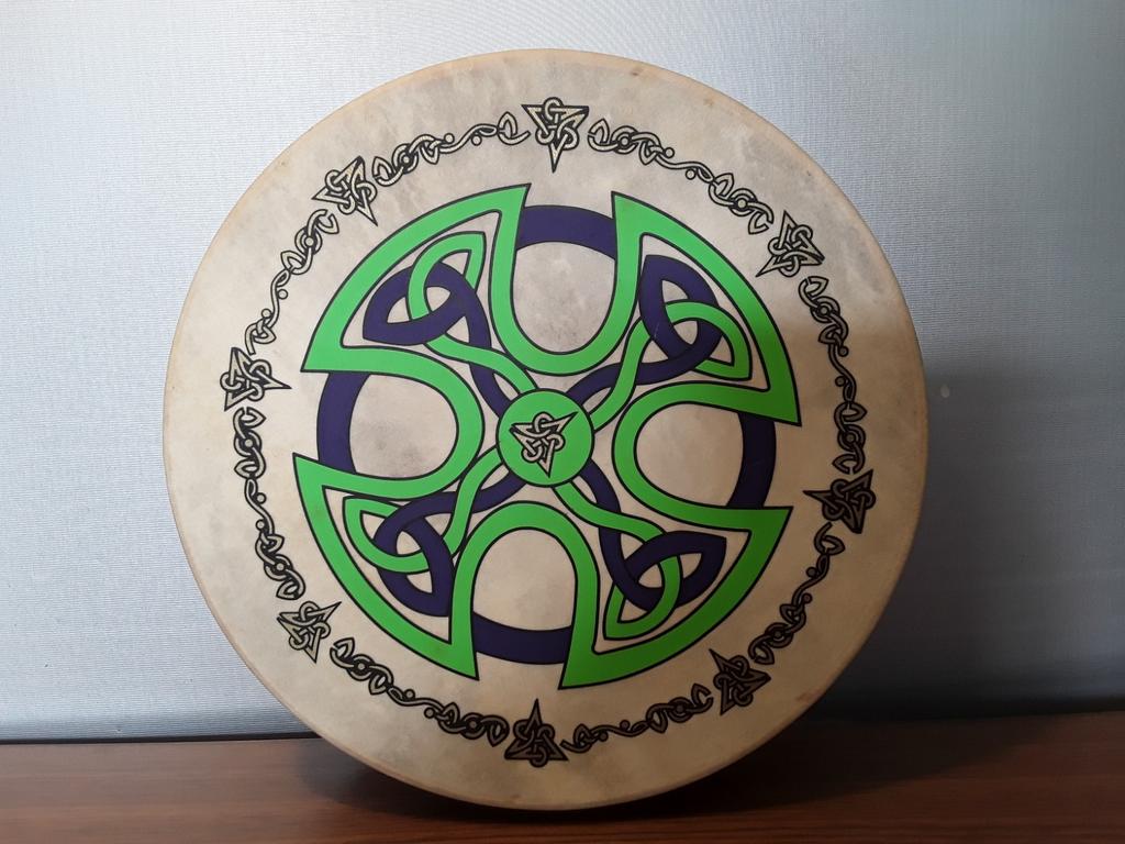 Waltons Irish Brosna Cross Bodhran, Muziek en Instrumenten, Drumstellen en Slagwerk, Ophalen of Verzenden, Zo goed als nieuw, Overige merken