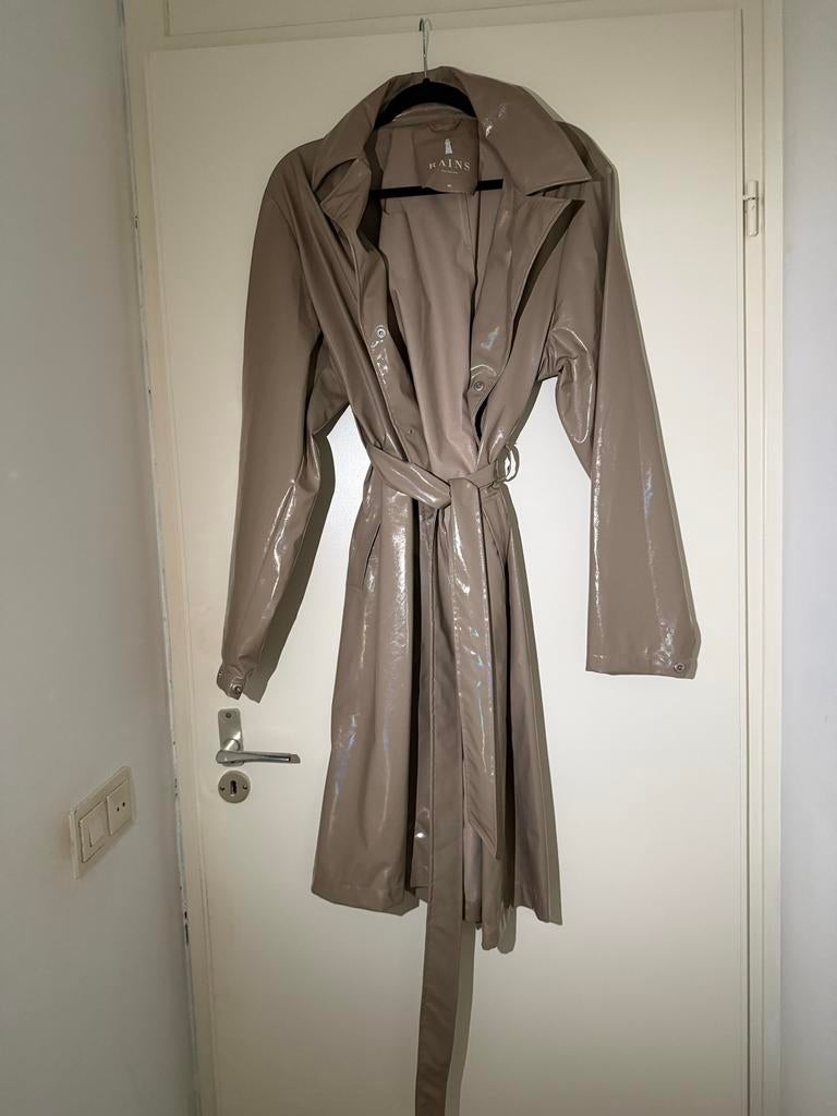 RAINS trenchcoat M/L, Ophalen of Verzenden, Gedragen, Maat 38/40 (M), Beige
