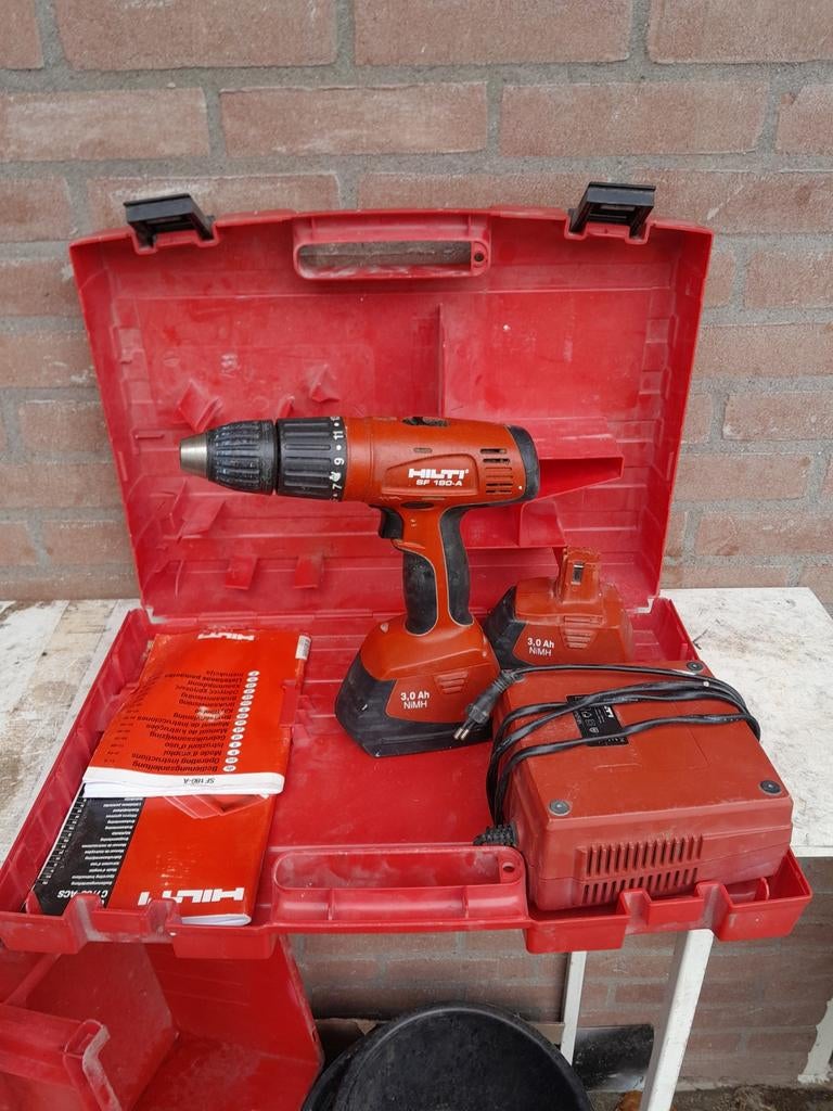 Hilti schroef boormachine, Ophalen