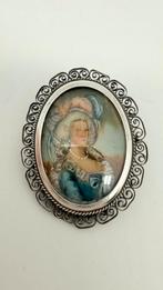 Zilveren broche met filigrainwerk, geschilder medaillon., Sieraden, Tassen en Uiterlijk, Antieke sieraden, Verzenden, Zilver, Broche
