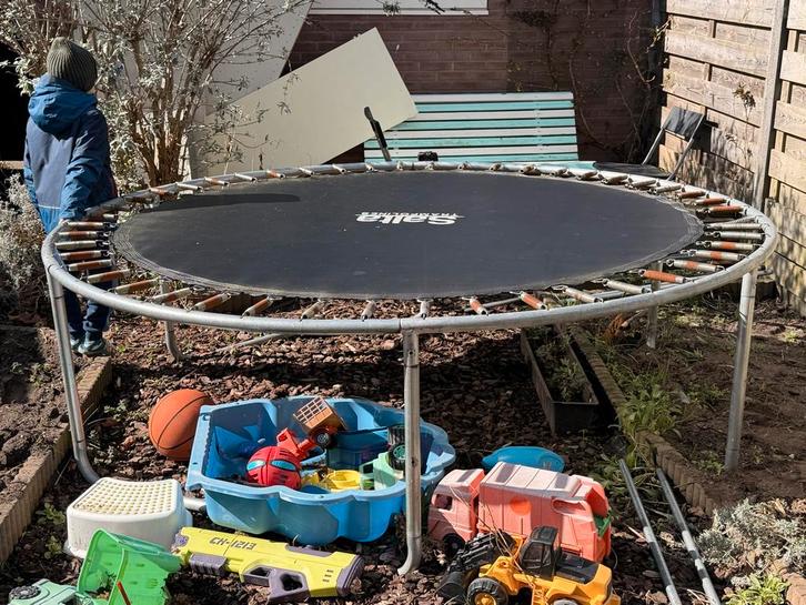 Gratis Trampoline 240cm - Opknapper, Kinderen en Baby's, Speelgoed | Buiten | Trampolines, Gebruikt, Ophalen