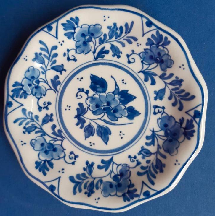 Porceleyne Fles 6-kantig schaaltje 10,5cm (P169-10) Floraal, Antiek en Kunst, Antiek | Wandborden en Tegels, Ophalen of Verzenden