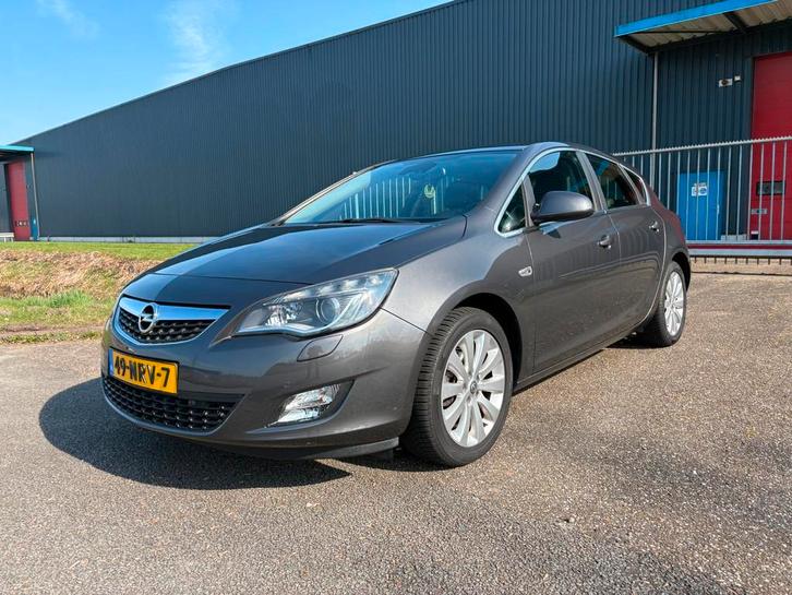 Opel Astra 1.4 Turbo Cosmo GEREV. CILINDERKOP NWE. APK, Auto's, Opel, Bedrijf, Te koop, Astra, ABS, Airbags, Airconditioning, Bluetooth