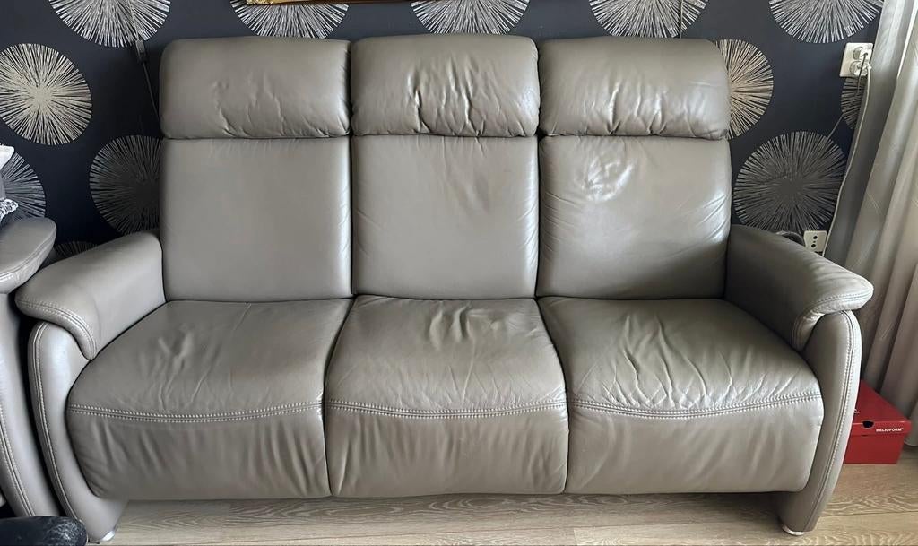 Gratis mooie leren bank met verstelbare hoofdsteunen., Huis en Inrichting, Banken | Bankstellen, Ophalen, Gebruikt, 75 tot 100 cm