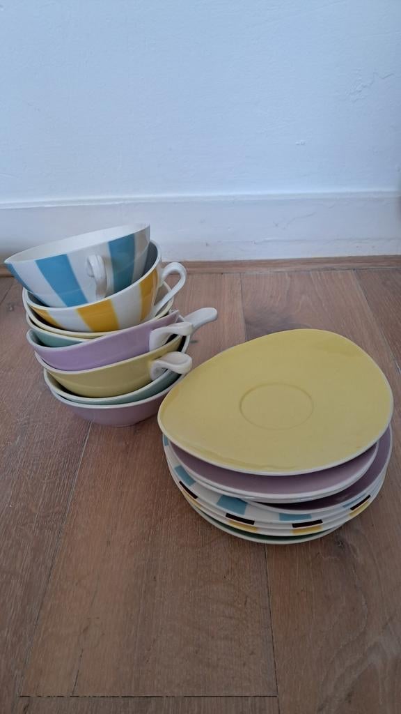 Soepkommen met schotel, Ophalen of Verzenden, Aardewerk, Overige stijlen, Kom(men)