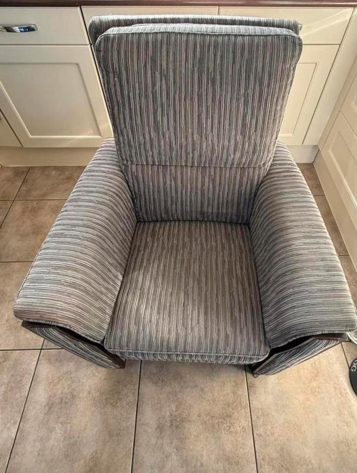 Gratis Comfortabele fauteuil van 3B, Huis en Inrichting, Fauteuils, Gebruikt, Stof, 75 tot 100 cm, Ophalen