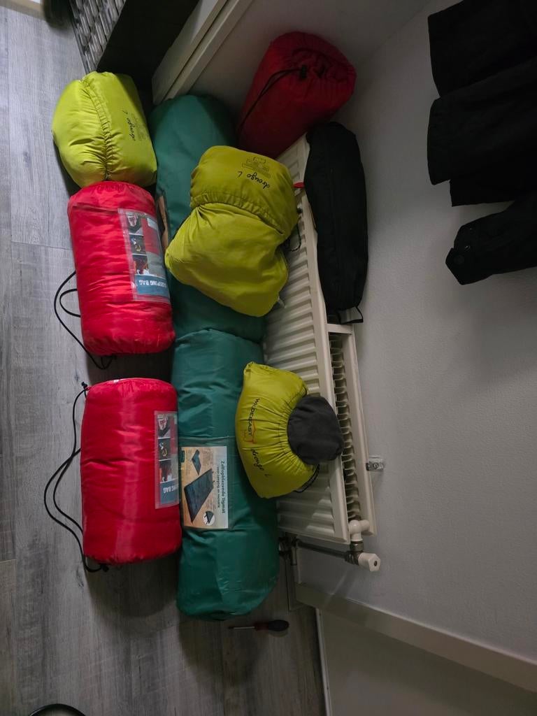 Slaapzakken automatisch matjes kussens stoel tarp camping, Caravans en Kamperen, Ophalen