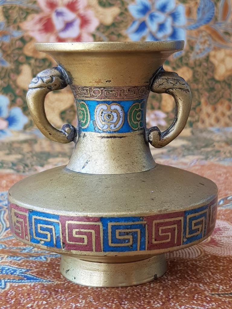 Mooi stel antieke vaasjes uit Japan van brons en emaille., Antiek en Kunst, Antiek | Vazen, Ophalen of Verzenden