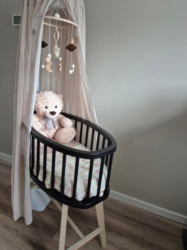 Kidsmill Lars Wieg Zwart met complete set accessoires, Ophalen of Verzenden, Zo goed als nieuw, Wieg