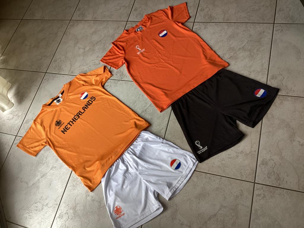 Voetbalpakjes / koningsspelen/WK maat 10+ 146/152 ZGAN, Maat XS of kleiner, Ophalen of Verzenden, Zo goed als nieuw, Shirt