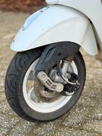 Vespa Primavera 2016 25km snor scooter brommer wit, Fietsen en Brommers, Gebruikt, VL Custom Scooters, Vespa S, Ophalen of Verzenden