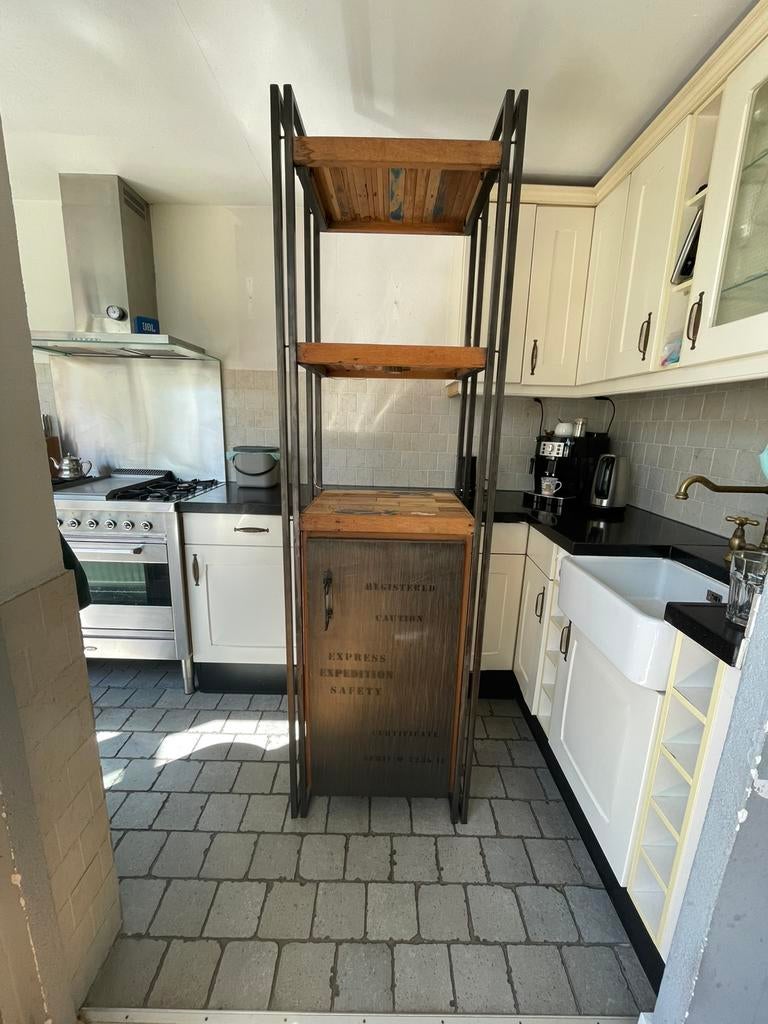 Gratis!! Mooie kast Gratis af te halen., Huis en Inrichting, Ophalen, Gebruikt
