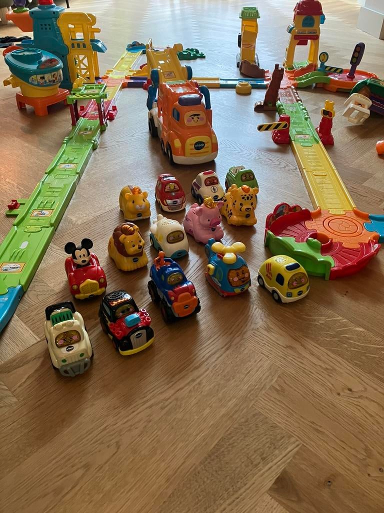Grote VTech Toet Toet Auto’s set –banen + veel auto’s/dieren, Ophalen of Verzenden, Zo goed als nieuw, 2 tot 4 jaar