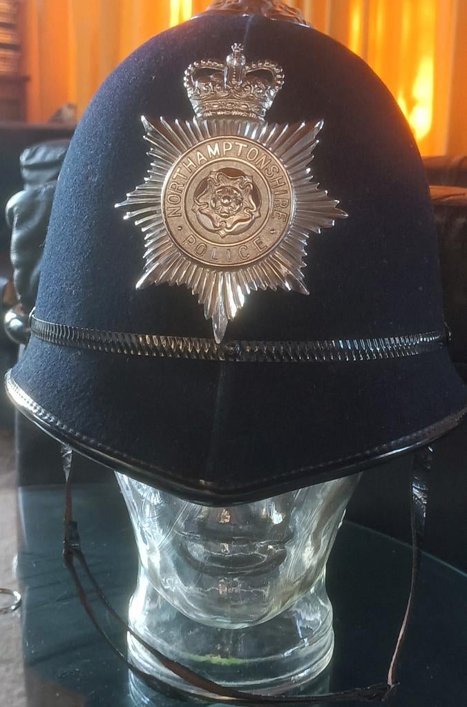 Vintage Bobby helm Engelse politie, Ophalen of Verzenden, Landmacht, Engeland, Helm of Baret