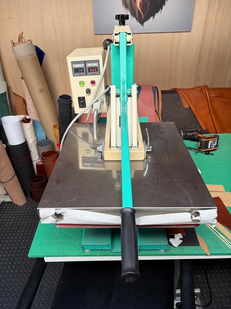 Hittepers voor kleding met mallen voor petten en mouwen, Ophalen, Gebruikt