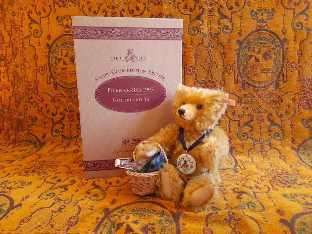 Steiff Club Mohair Picknick Bear, 34cm (420108), Ophalen of Verzenden, Zo goed als nieuw, Stoffen beer, Steiff
