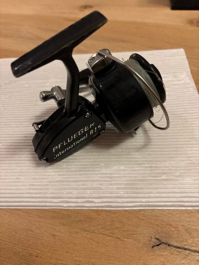 Vintage vismolen Pflueger International 615 GF, Ophalen of Verzenden, Gebruikt, Molen