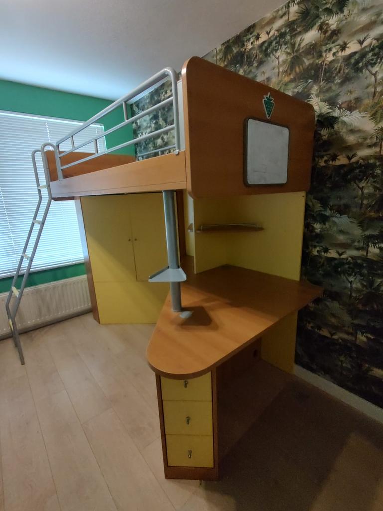 Leuke hoogslaper met aparte bijpassende kast en ladekast, Ophalen, Gebruikt, Hoogslaper