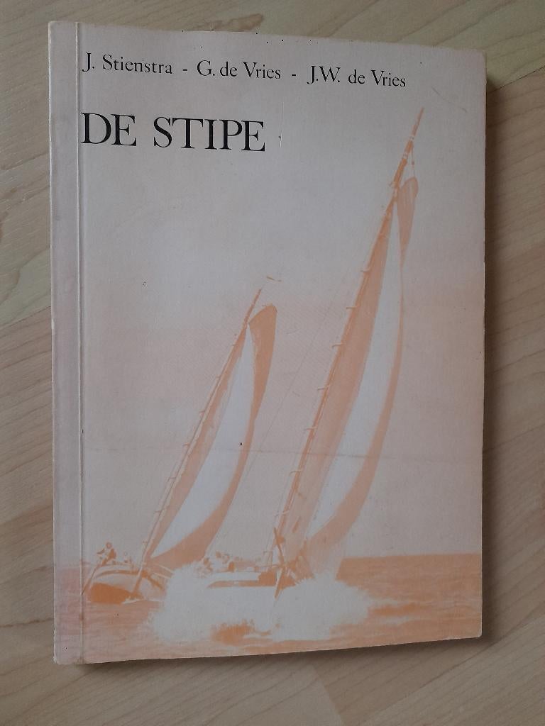 DE STIPE J Stienstra  friestalig, Ophalen of Verzenden, Gelezen