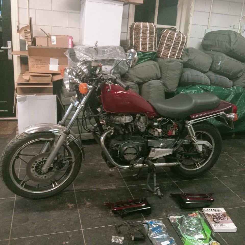 Honda CB450SC Nighthawk uit 1983 met werk, 450 cc, 2 cilinders, Particulier, Toermotor