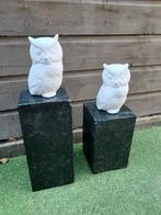 Twee betonnen Beelden op Sokkel - Tuindecoratie, Tuin en Terras, Tuinbeelden, Ophalen, Zo goed als nieuw, Kunststof, Dierenbeeld