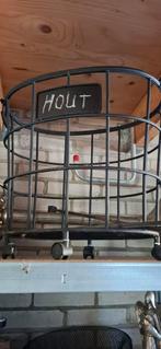 Metalen mand op wieltjes met krijtbordje, Huis en Inrichting, Woonaccessoires | Schalen en Manden, Ophalen, Overige materialen