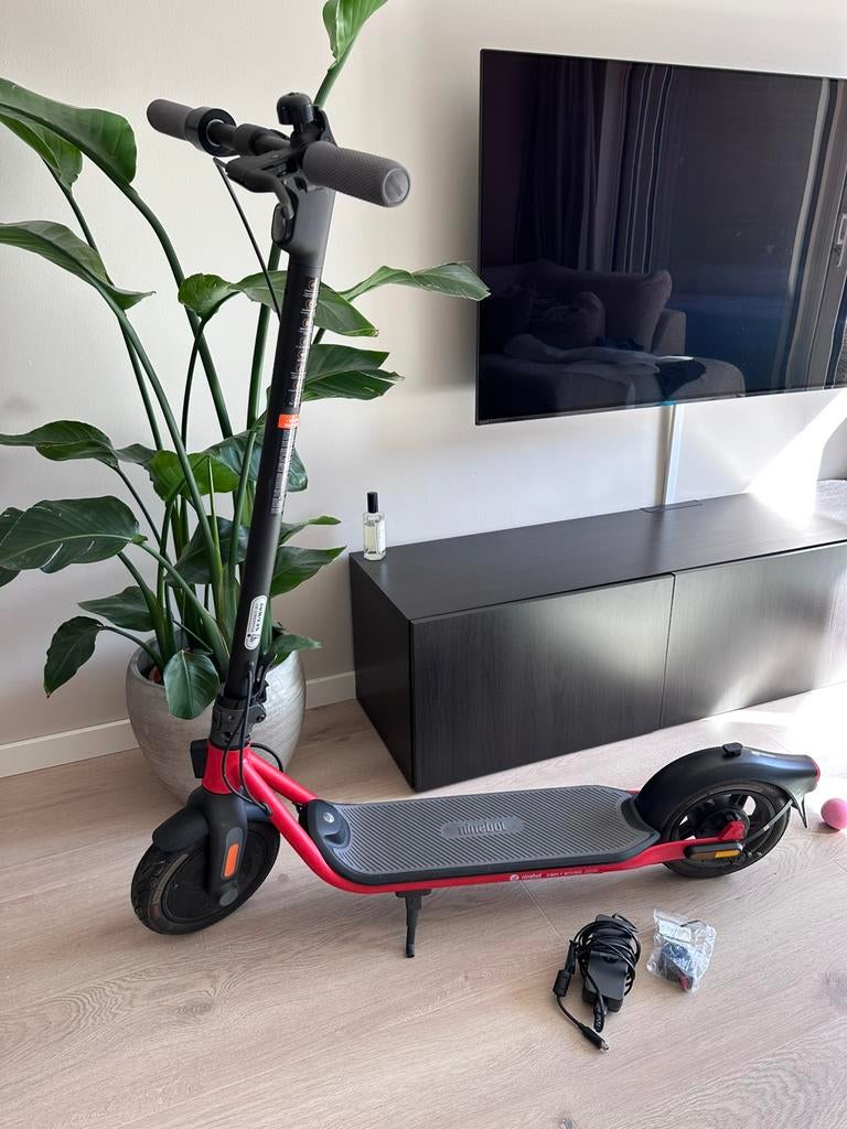 Segway Ninebot E25E elektrische step, Fietsen en Brommers, Steps, Ophalen, Zo goed als nieuw, Elektrische step (E-scooter)