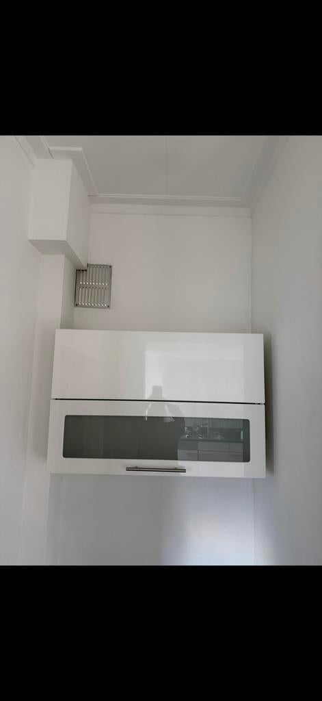 Wit hoogglans hangkast, Huis en Inrichting, Kasten | Wandmeubels, Ophalen, Gebruikt, Minder dan 150 cm, Minder dan 100 cm