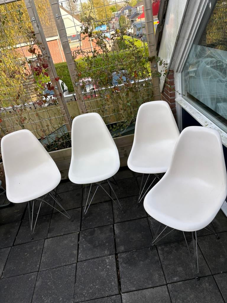 4 witte kuipstoelen, Huis en Inrichting, Stoelen, Ophalen, Gebruikt, Wit, Design