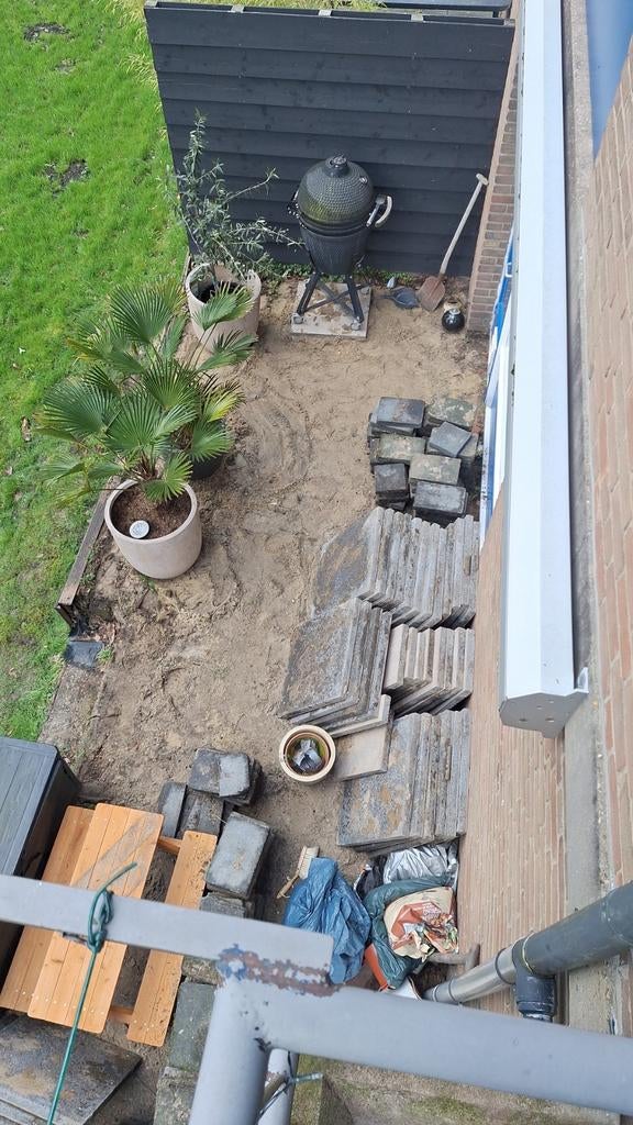 27m2 tuintegels gratis af te halen -, Ophalen of Verzenden