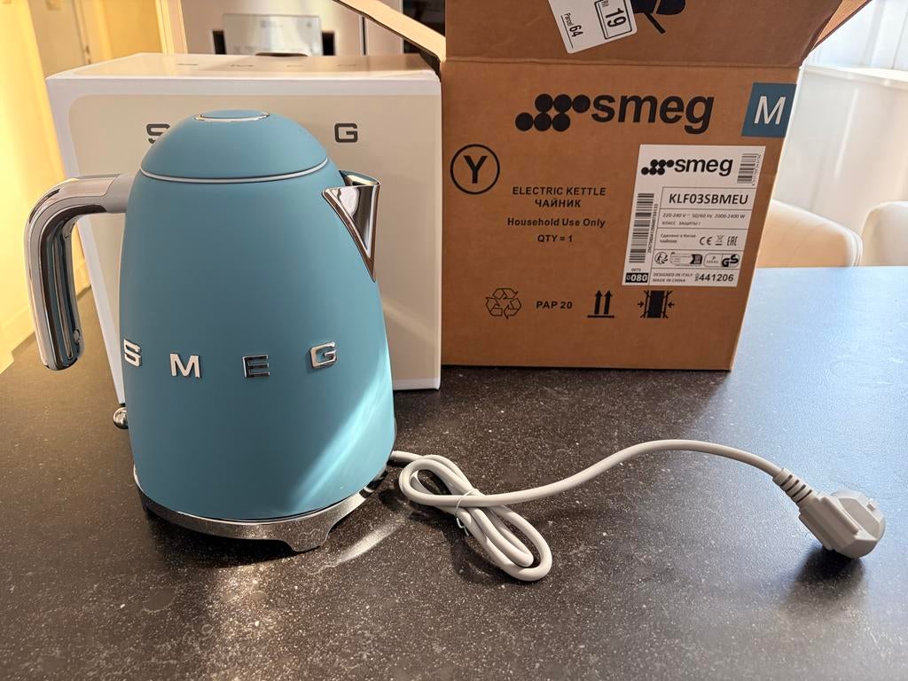 Smeg waterkoker Storm blue, Witgoed en Apparatuur, Waterkokers, 1 tot 2 liter, Ophalen of Verzenden, Nieuw, Draadloos