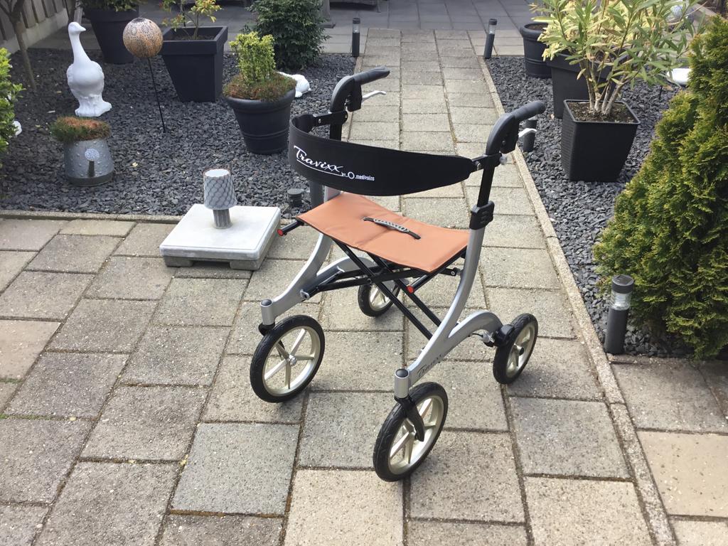Super rollator travixx de luxe nw prijs 425,00, Diversen, Rollators, Ophalen, Zo goed als nieuw