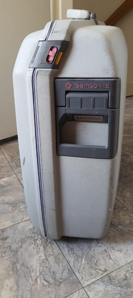 Licht grijs paars roze Samsonite koffer harde kunststof, Wieltjes, Gebruikt, Hard kunststof, Ophalen of Verzenden