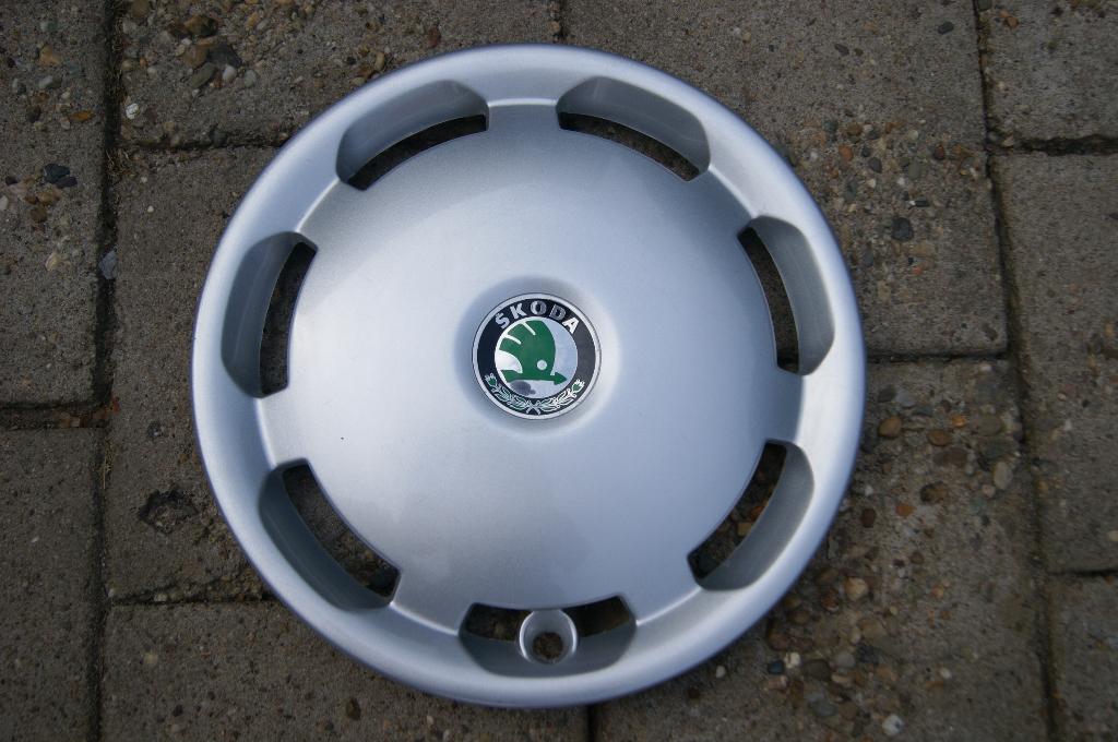 1 losse originele wieldop Skoda Octavia 15 inch (Nieuw), Auto diversen, Ophalen of Verzenden, Nieuw