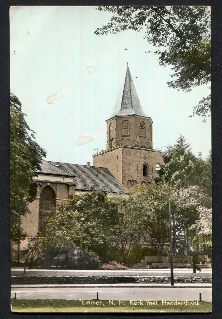Emmen , N.H. kerk Schoolstraat 5 , met Haddersbank- 1958, Ophalen of Verzenden, 1940 tot 1960, Gelopen, Drenthe