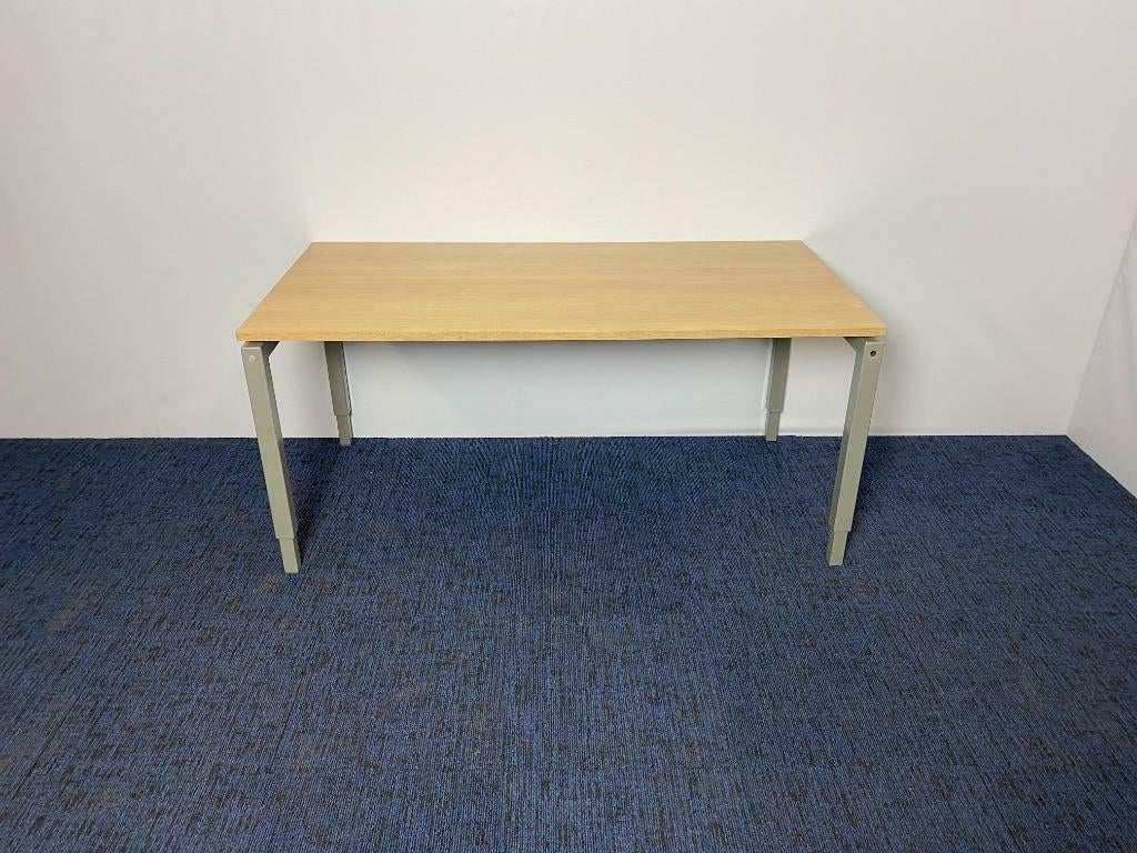 3x Bureau Markant, beuken blad, grijs onderstel, 160 x 80 cm, Ophalen, In hoogte verstelbaar, Gebruikt, Computerbureau