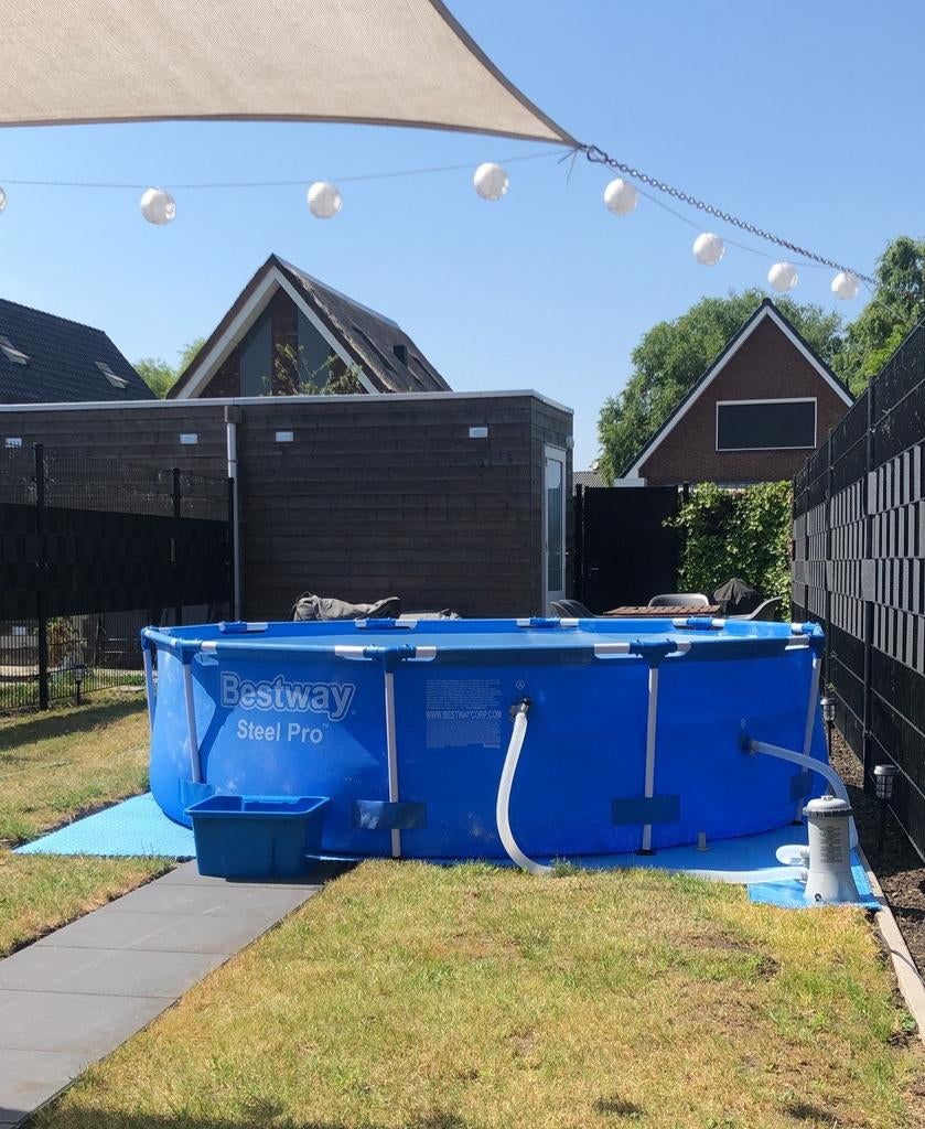 Bestway zwembad 3.05, grote pomp, afdekzeil en zwembadtegels, Gebruikt, 80 tot 120 cm, Rond, 300 cm of meer