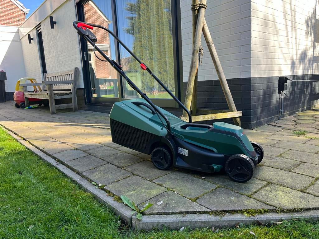 Bosch Accugrasmaaier - Compact en Krachtig, Tuin en Terras, Grasmaaiers, Zo goed als nieuw, Accu-grasmaaier, 30 t/m 39 cm, Cirkelmaaier