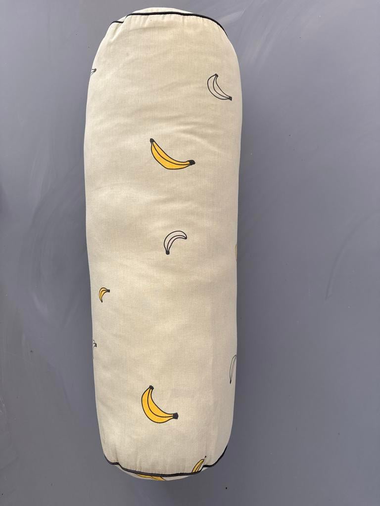 IKEA Gokvalla kussen met bananenprint, Ophalen, Zo goed als nieuw, Groen, Cilindervormig