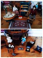 Oude poppenhuis meubeltjes met popjes twee setjes, Ophalen of Verzenden