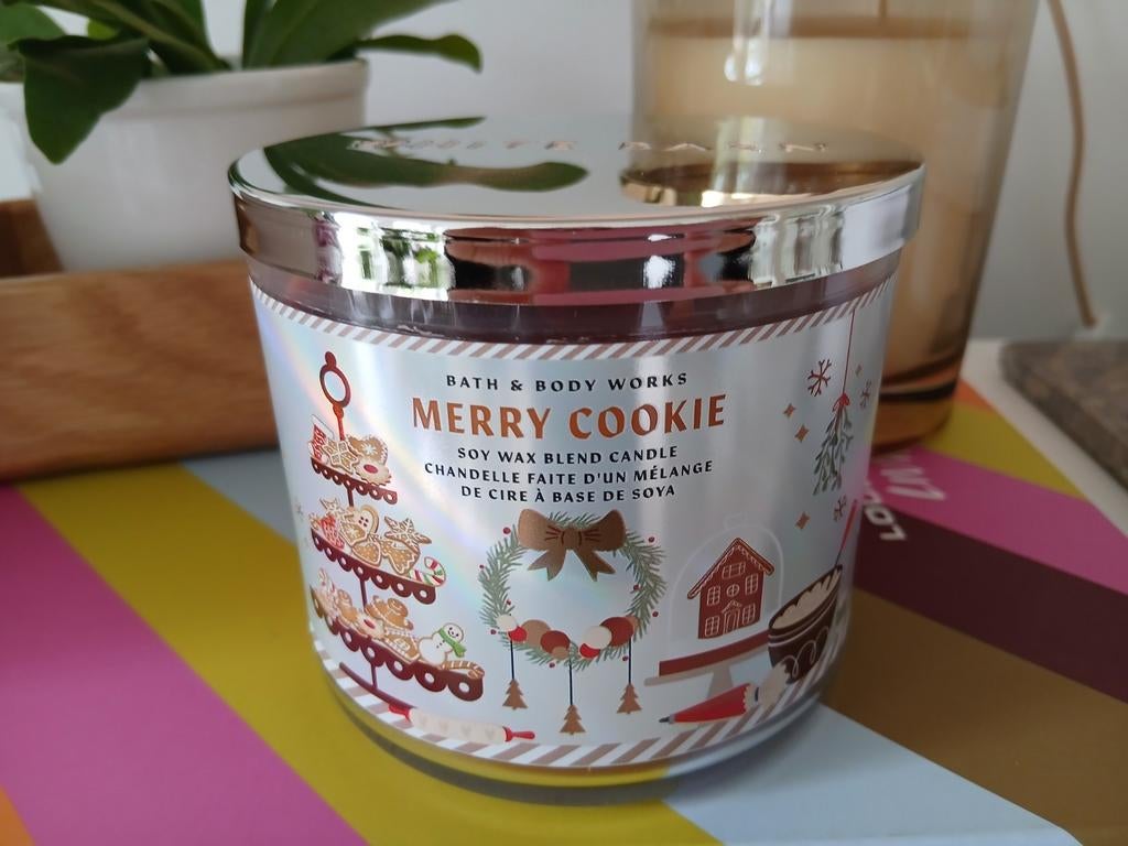 3 Wick candle Bath and Body works Merry Cookie nu €18,99, Huis en Inrichting, Woonaccessoires | Kandelaars en Kaarsen, Ophalen of Verzenden