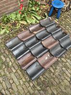 GRATIS - 75 stuks dakpannen VHV zwart/bruin gemêleerd, Doe-het-zelf en Verbouw, Dakpannen en Dakbedekking, Ophalen, Gebruikt, Steen of Klei