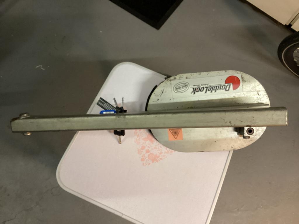 Zeer degelijk Double Lock Caravan wielslot, Ophalen of Verzenden, Gebruikt