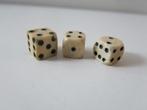 3 antieke handgemaakte benen dobbelstenen ca 1800, Ophalen of Verzenden