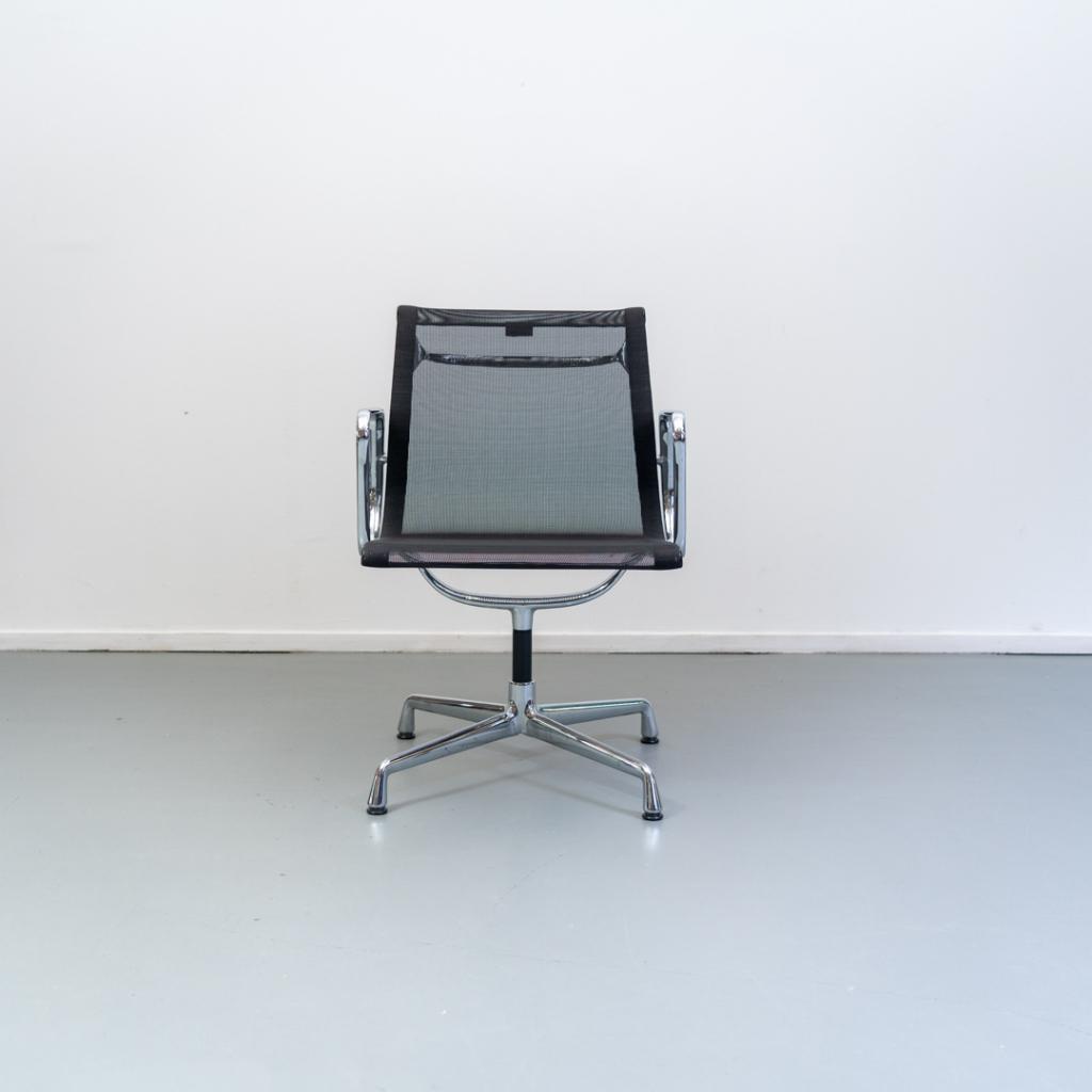 50x Vitra Eames EA 107 Zwart Netweave - Chroom, Niet ingevuld, Zwart, Niet ingevuld, Ophalen of Verzenden